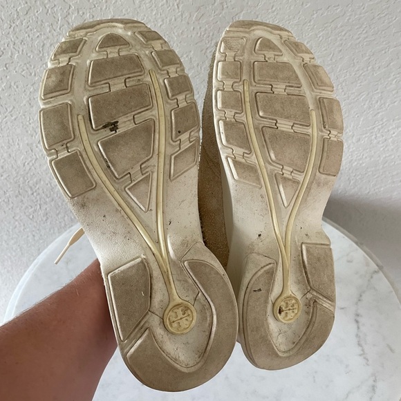 Tory Burch Good Luck‎ Logo Trainer in Textured Ivory - Picture 12 of 12